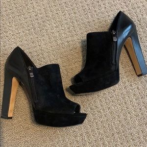 Vince camuto Black peep toe heels